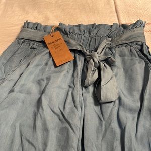 Thread + Supply High Waisted Paper Bag Lyocell Chambray Like Pant size M